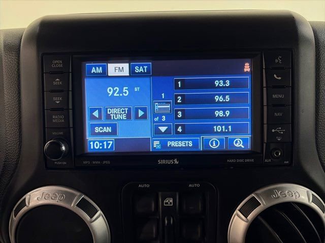 Used 2013 Jeep Wrangler Unlimited Rubicon w/ Connectivity Group image 24