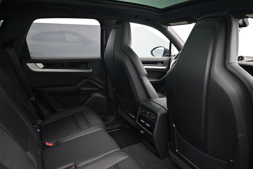 New 2026 Porsche Cayenne S AWD/4WD image 7