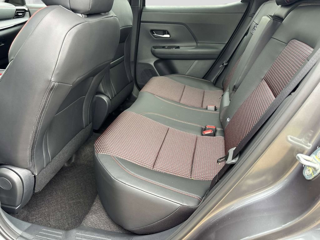 New 2026 Nissan Kicks SR w/ SR Premium Package AWD/4WD image 6