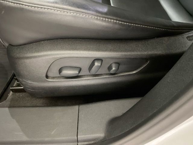 Used 2020 Cadillac XT4 Premium Luxury w/ Cold Weather Package image 25