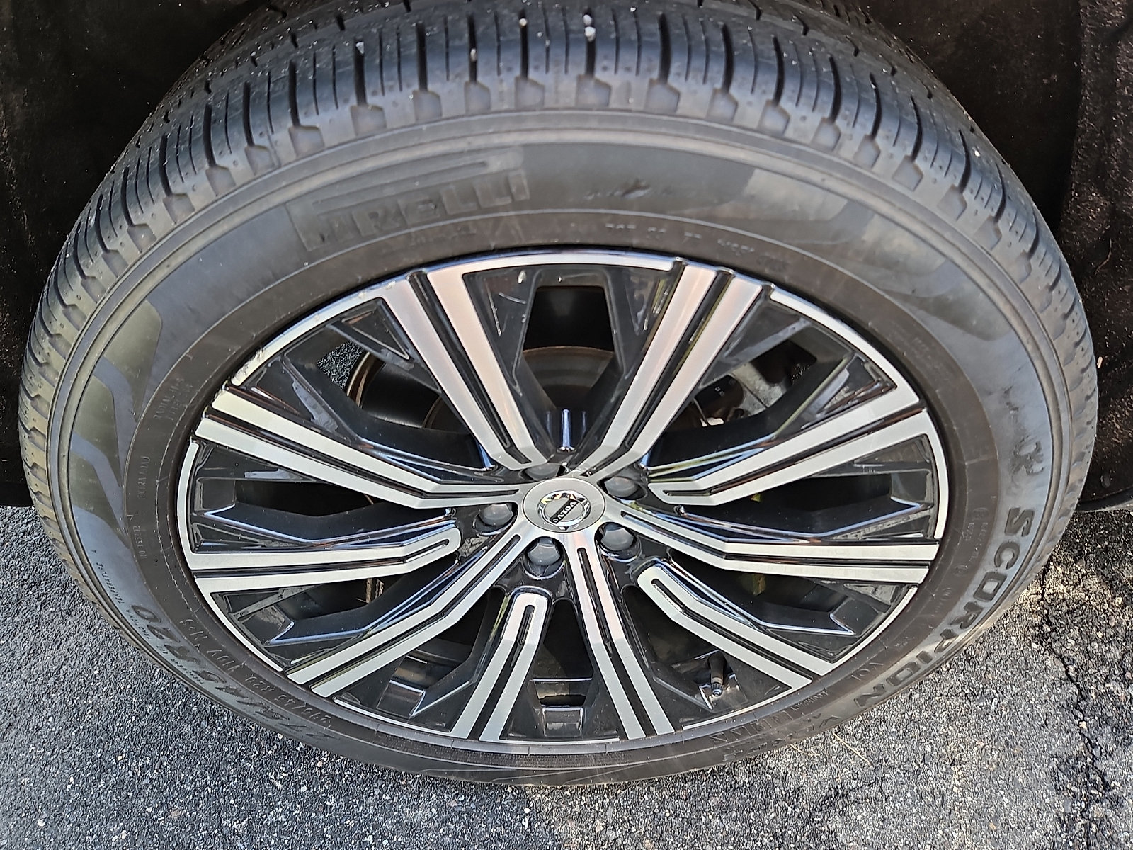 Used 2024 Volvo XC90 B6 Plus w/ Protection Package Premier AWD/4WD image 10