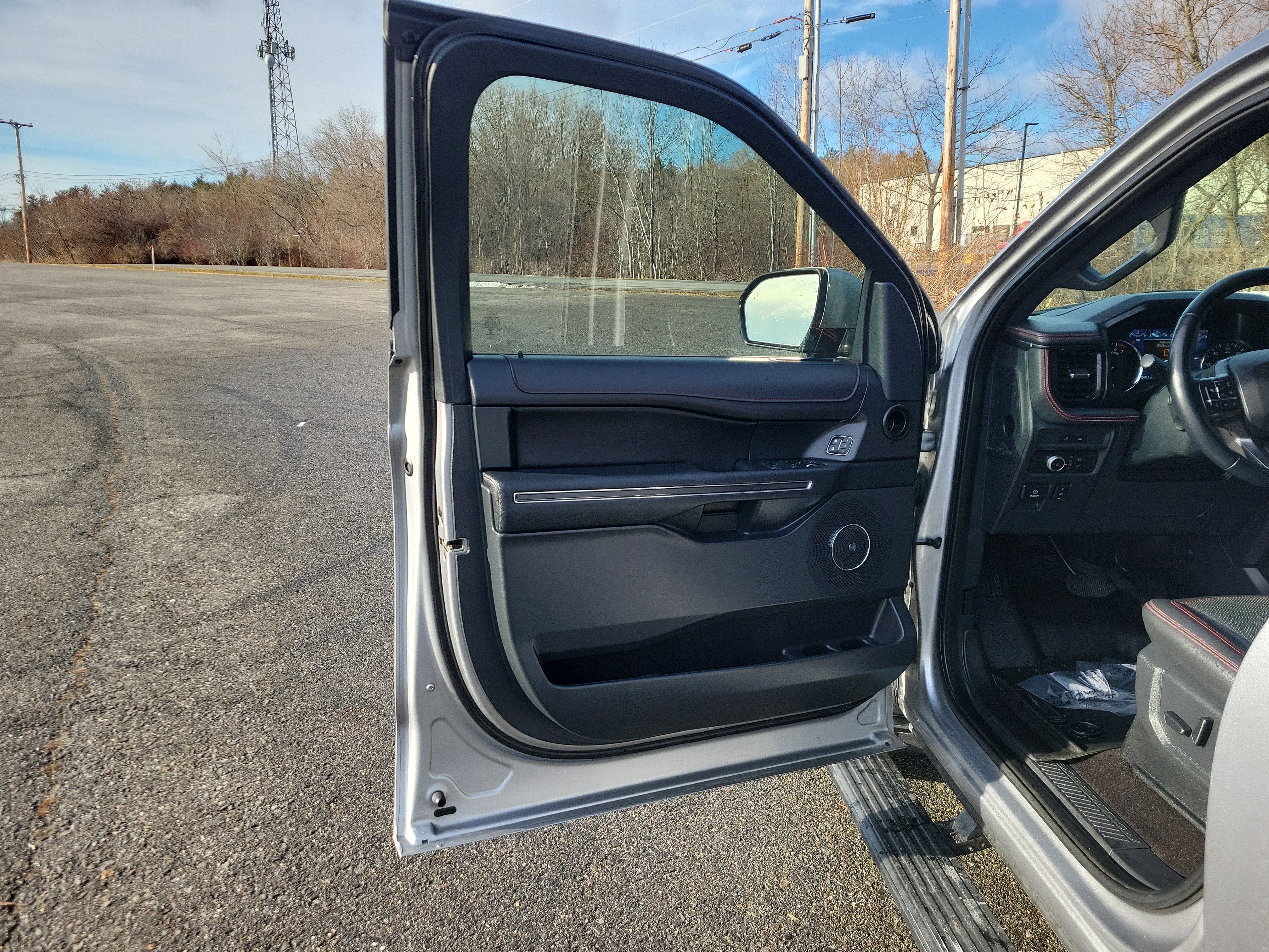 Used 2022 Ford Expedition Limited image 15