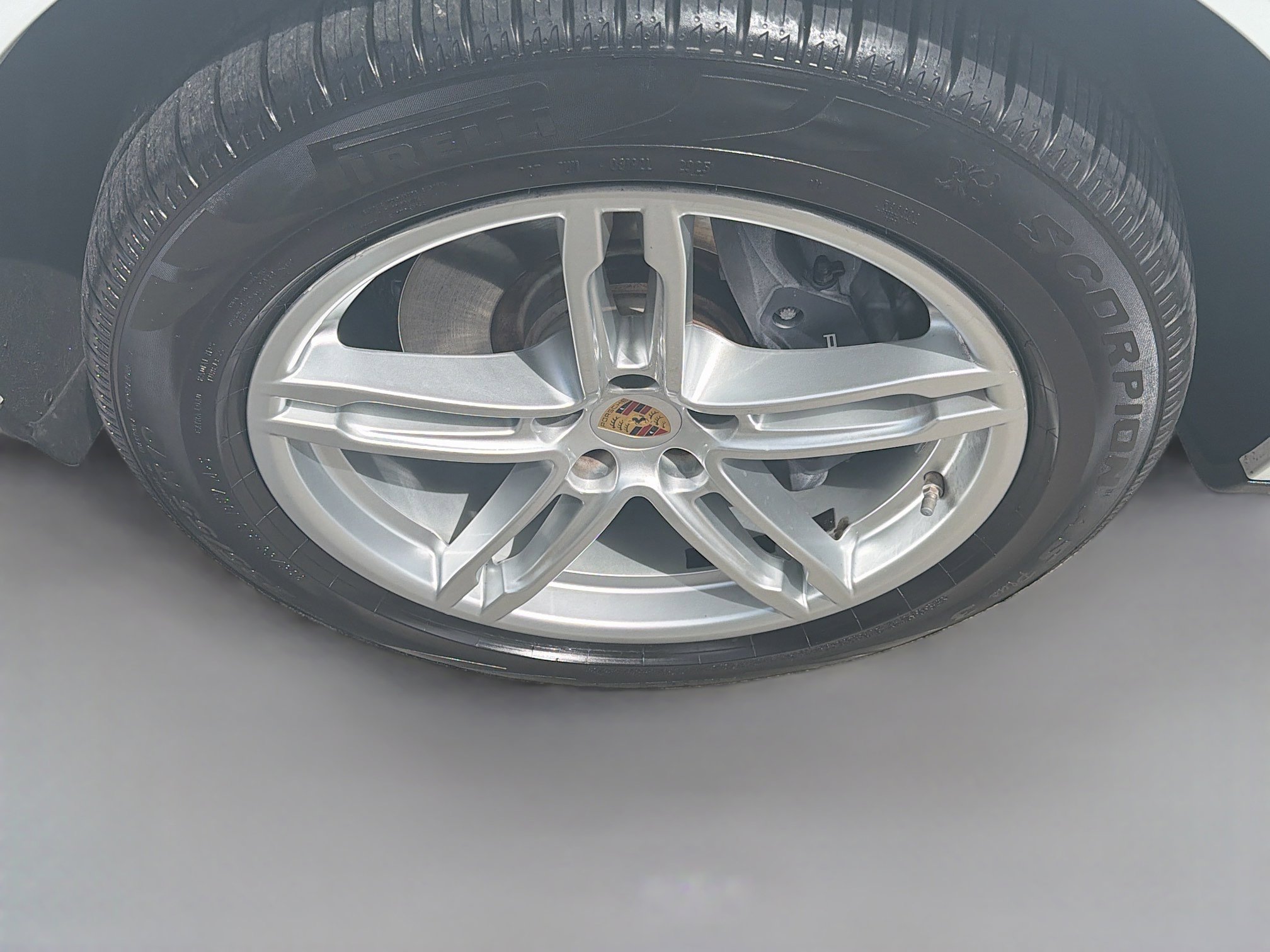 Used 2021 Porsche Macan AWD/4WD image 34