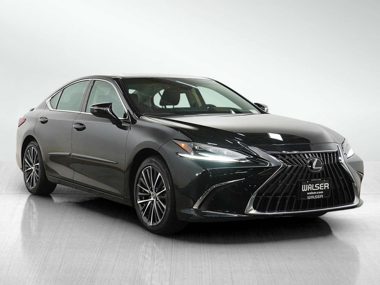 Used 2025 Lexus ES 300h FWD image 8