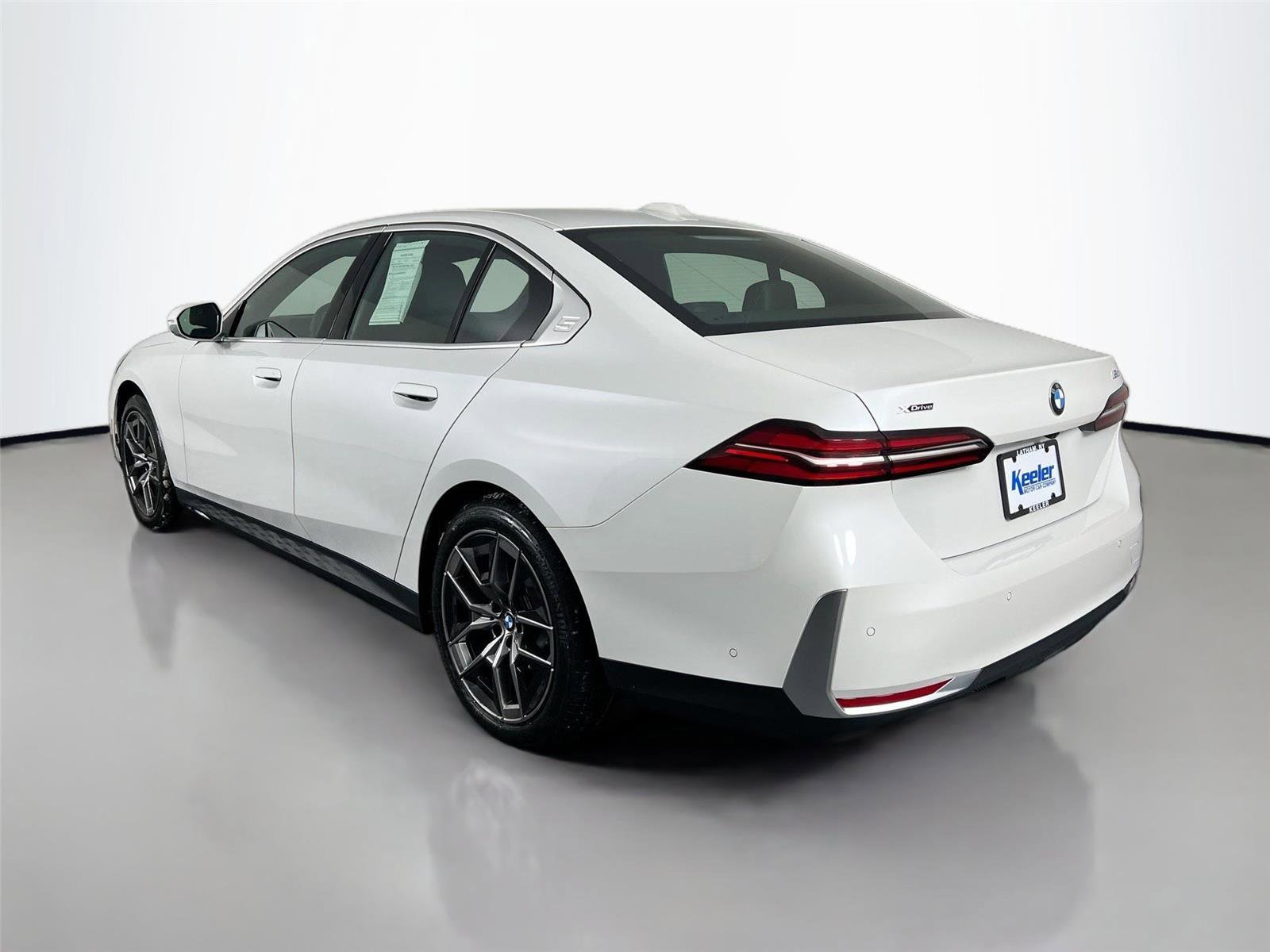 Certified 2026 BMW 530i xDrive w/ Premium Package image 4