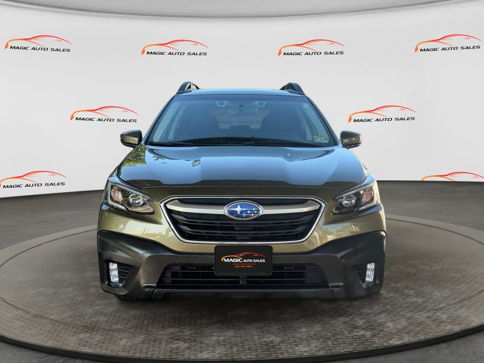 Used 2021 Subaru Outback Premium AWD/4WD image 3
