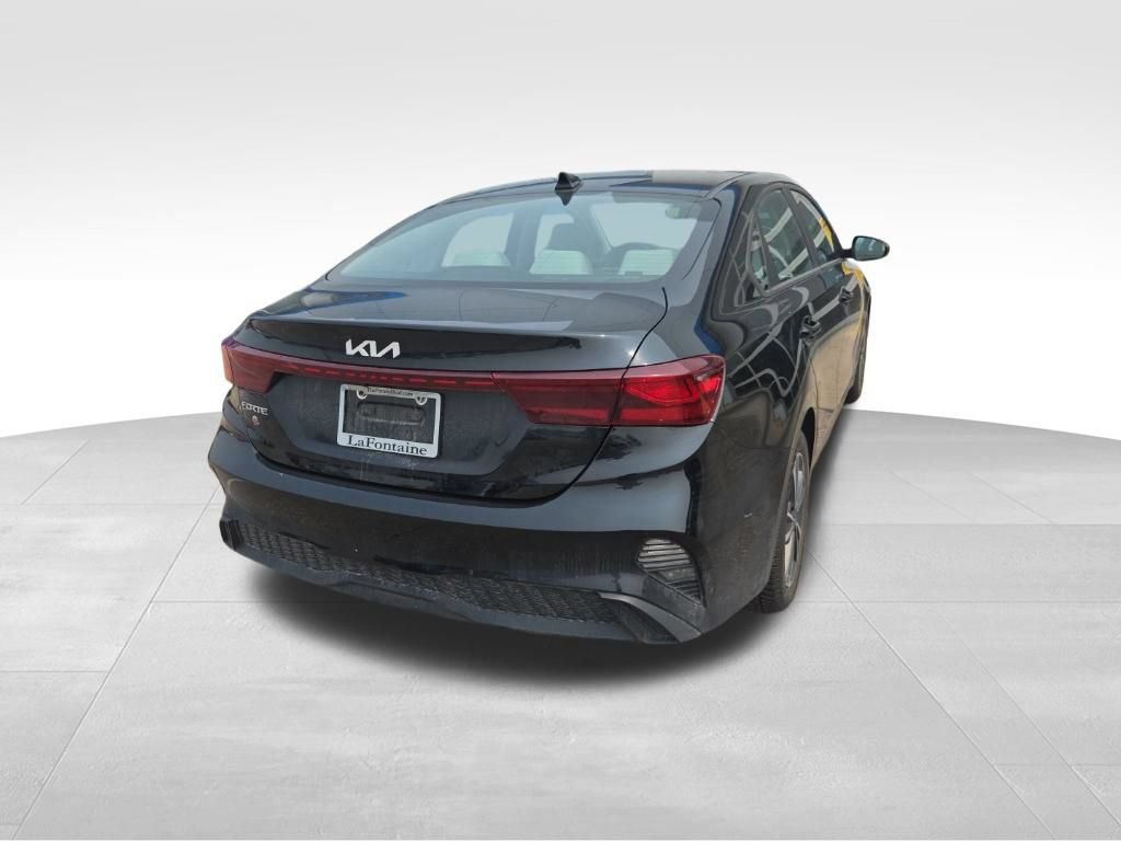 Used 2023 Kia Forte LXS FWD image 4