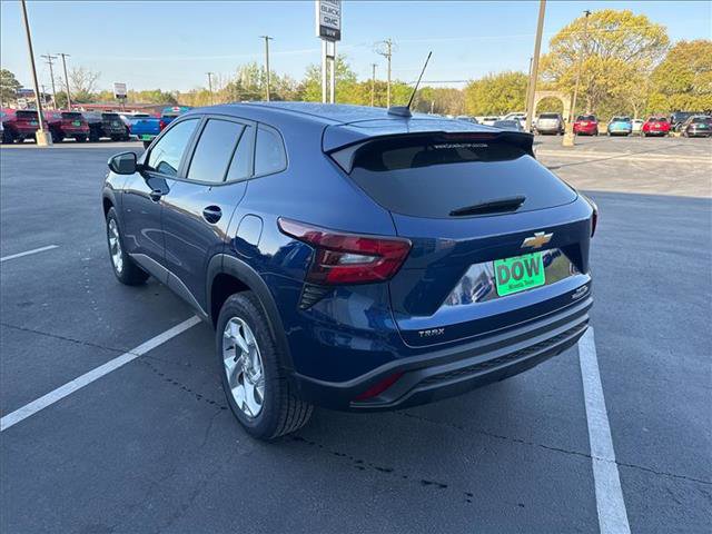 Used 2024 Chevrolet Trax LS w/ LS Convenience Package image 10