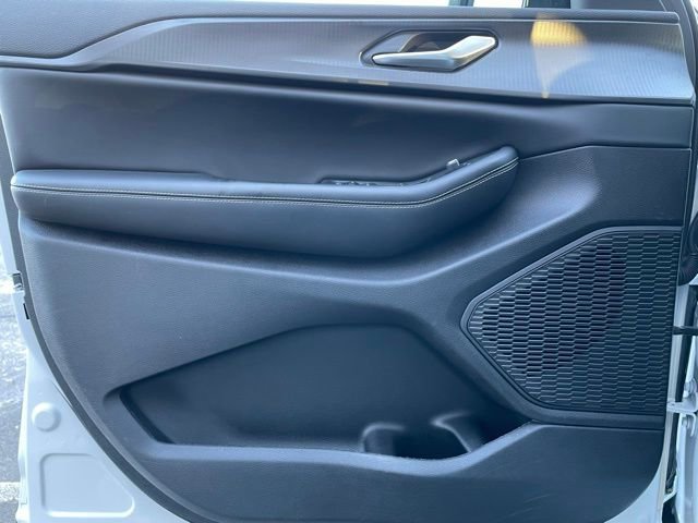 Used 2023 Jeep Grand Cherokee L Laredo image 10