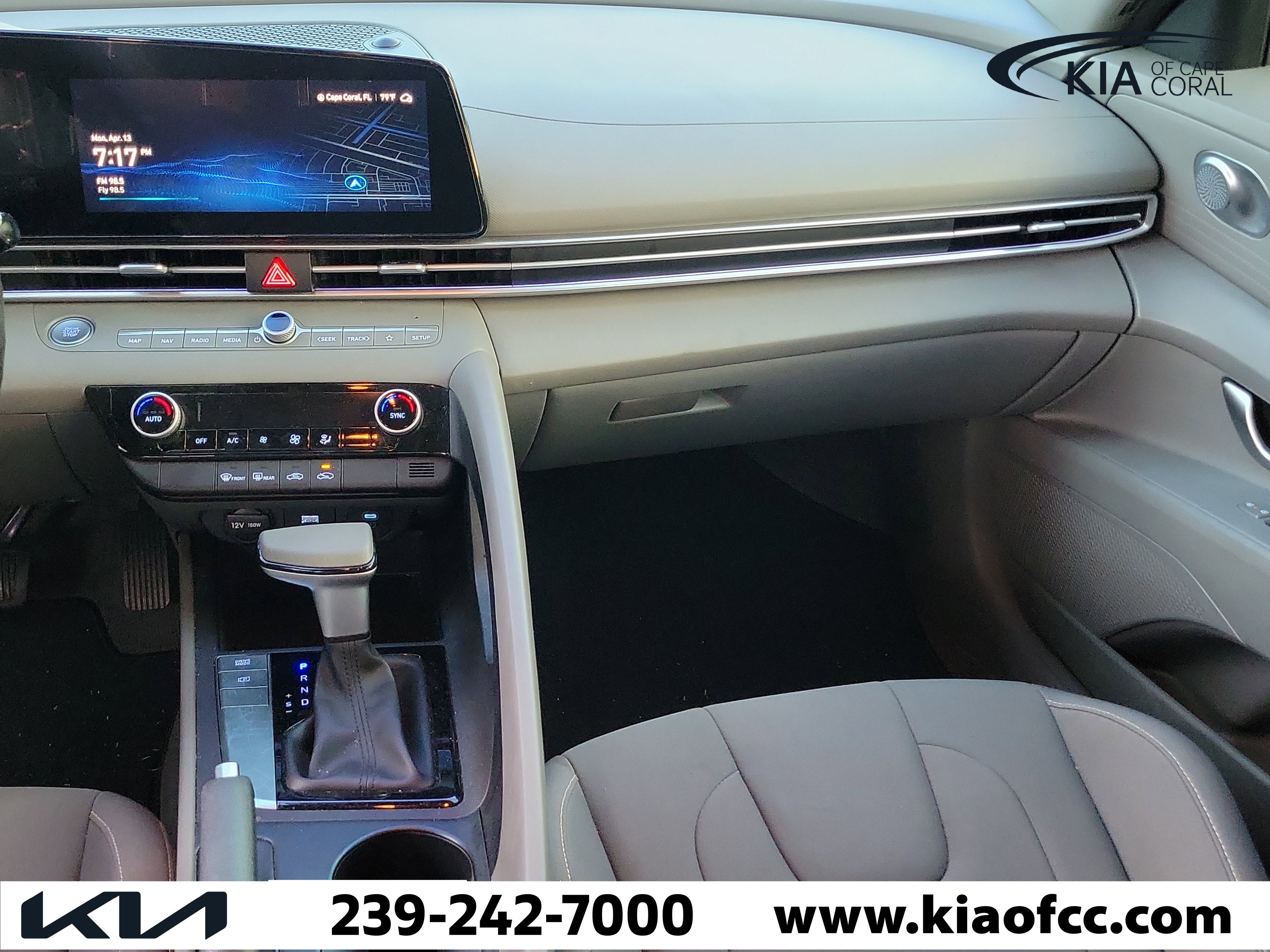 Used 2024 Hyundai Elantra SEL image 20