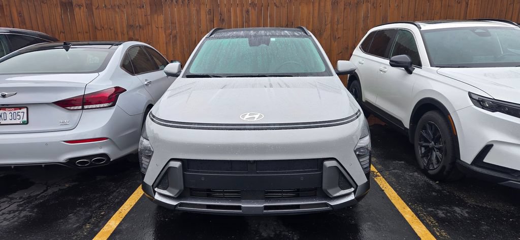Used 2024 Hyundai Kona Limited AWD/4WD image 2