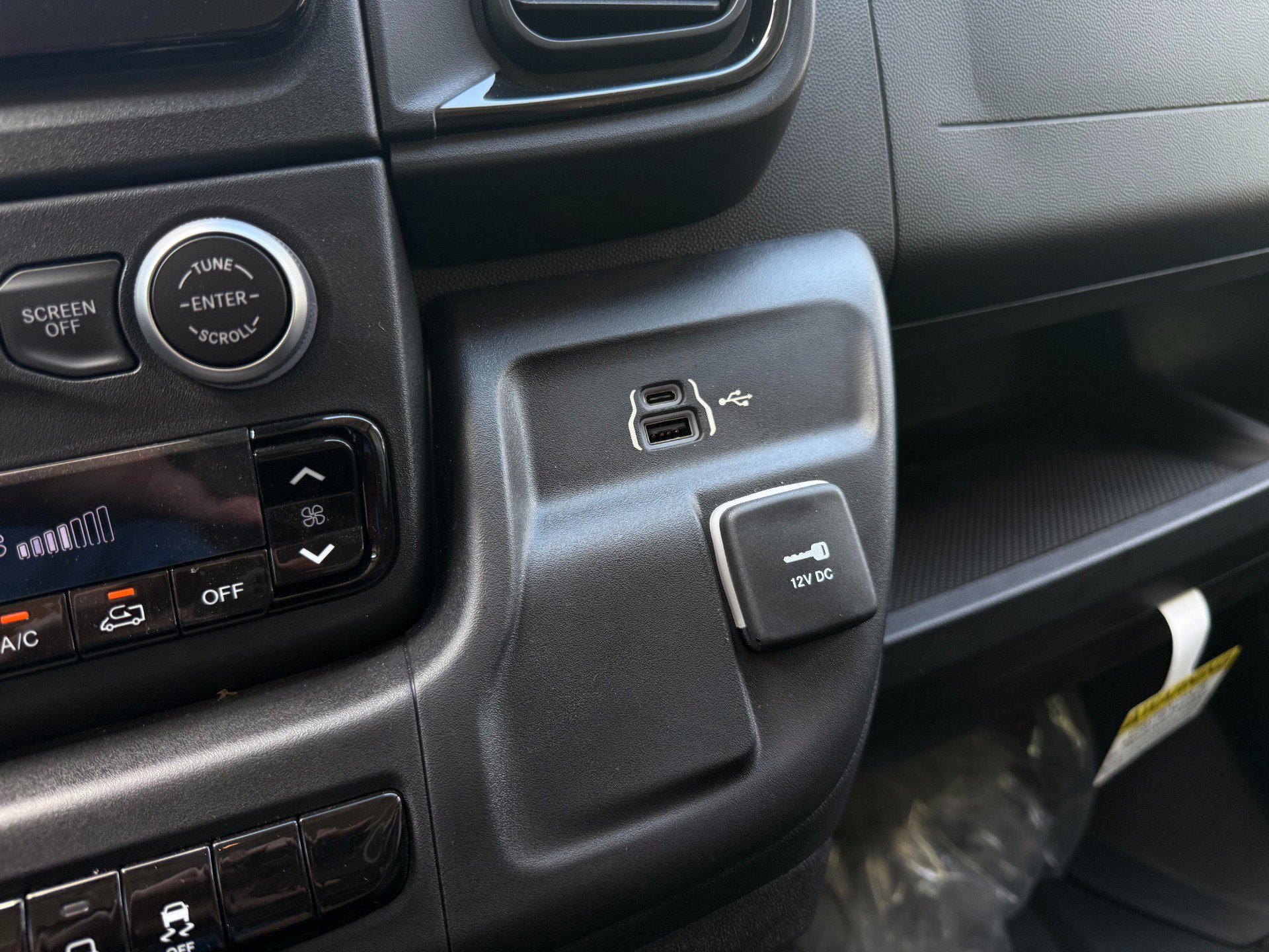 Used 2023 RAM ProMaster 3500 w/ Convenience Group image 17