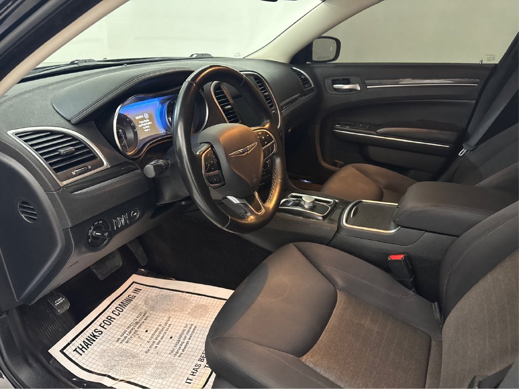 Used 2018 Chrysler 300 Touring w/ Driver Convenience Group RWD image 11