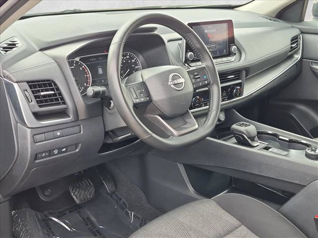 Used 2025 Nissan Rogue SV AWD/4WD image 10