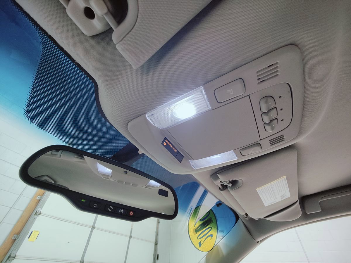 Used 2009 Cadillac DTS w/ Trunk Convenience Package FWD image 37
