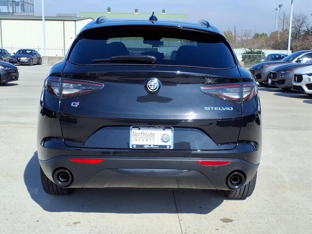 New 2026 Alfa Romeo Stelvio Sprint w/ Convenience Package image 8