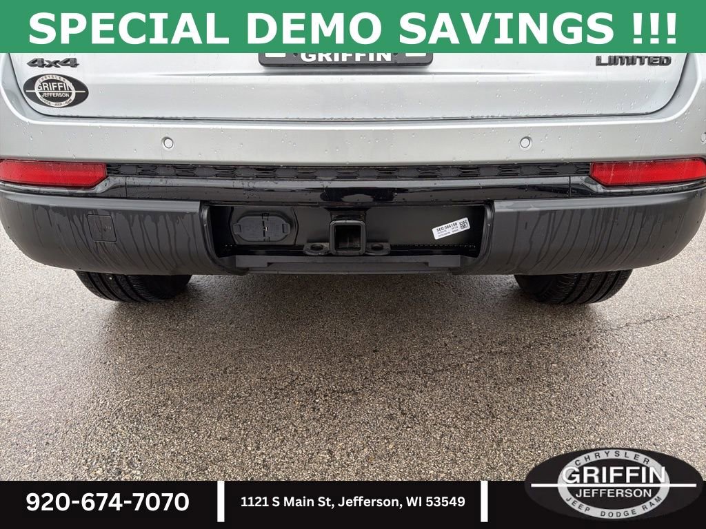 New 2025 Jeep Grand Cherokee Limited w/ Luxury Tech Group II image 8