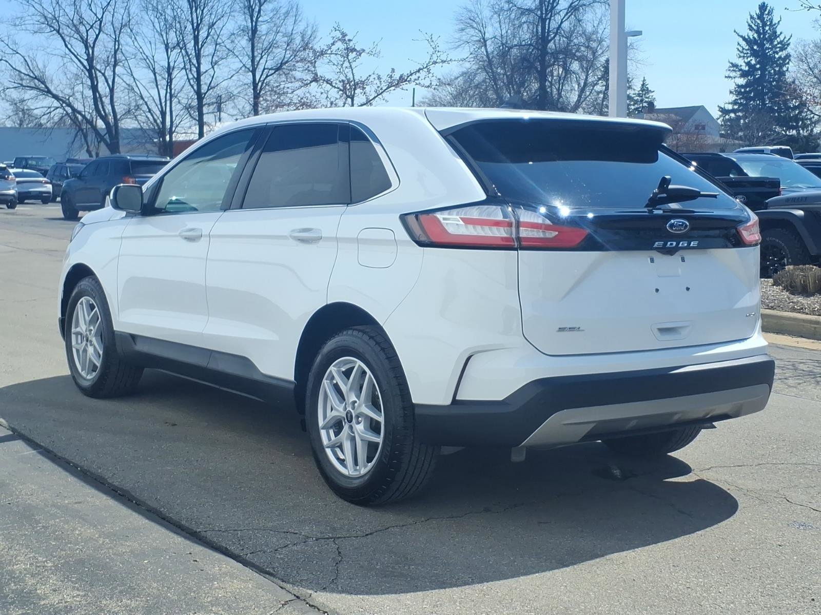 Certified 2024 Ford Edge SEL w/ Convenience Package AWD/4WD image 4