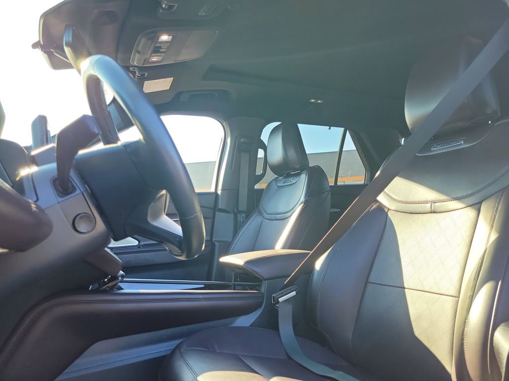 Used 2025 Ford Explorer Platinum image 17