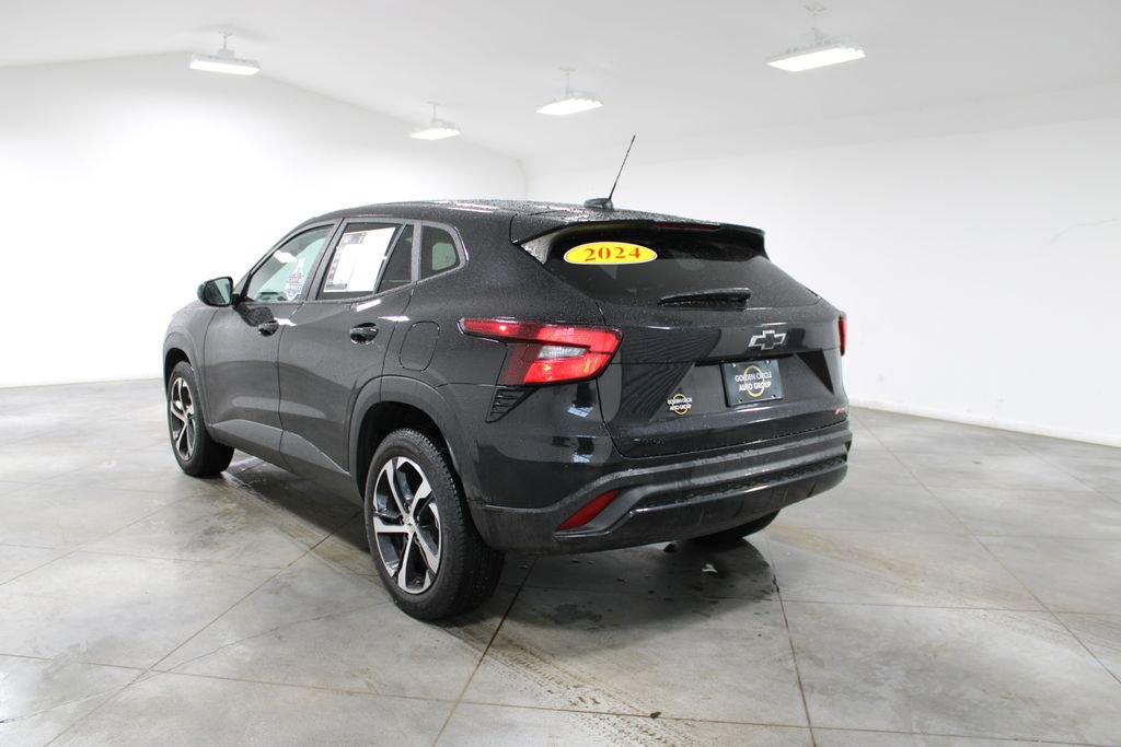 Used 2024 Chevrolet Trax RS w/ Driver Confidence Package image 8