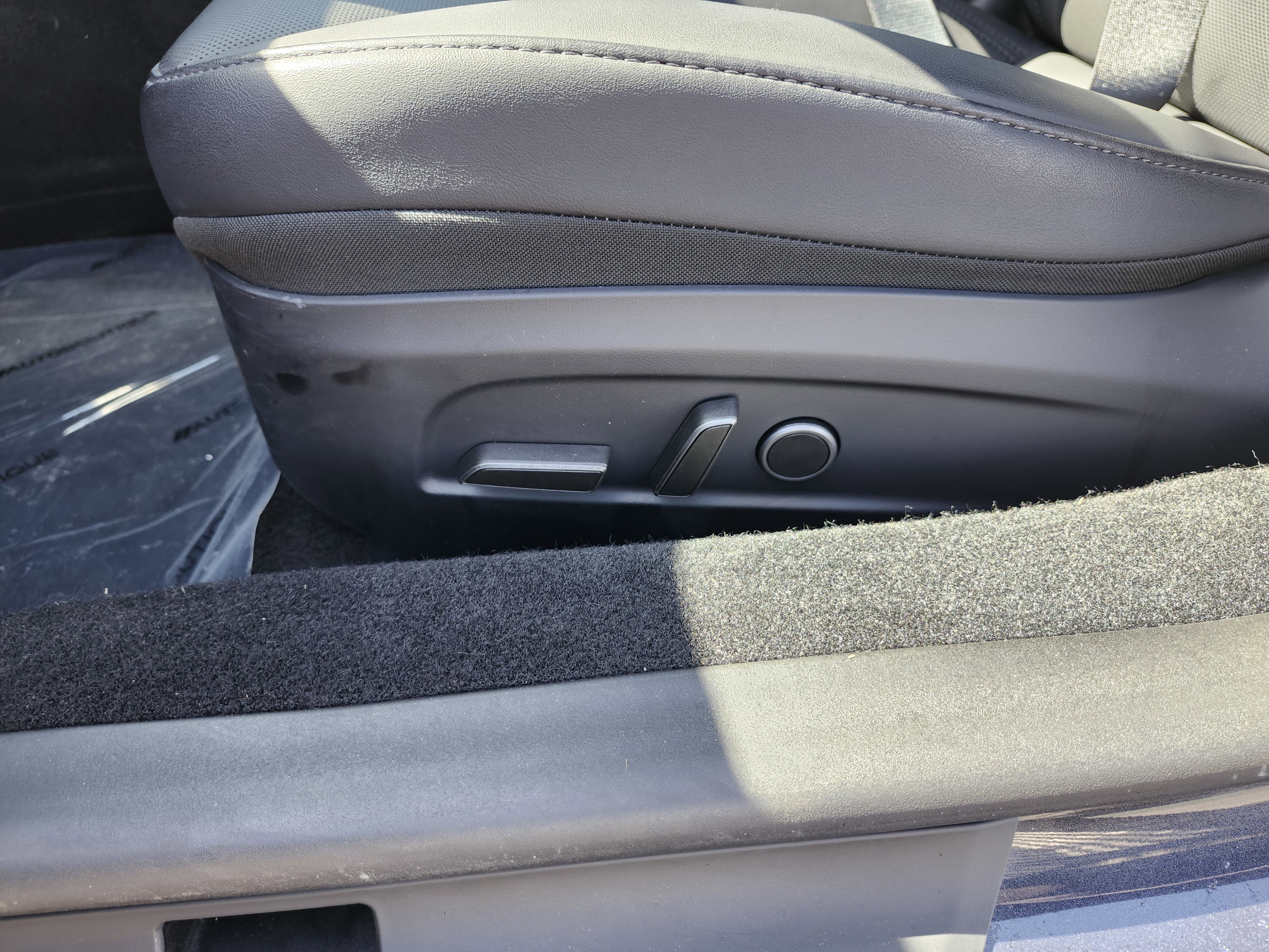 Used 2024 Tesla Model 3 Standard Range image 25