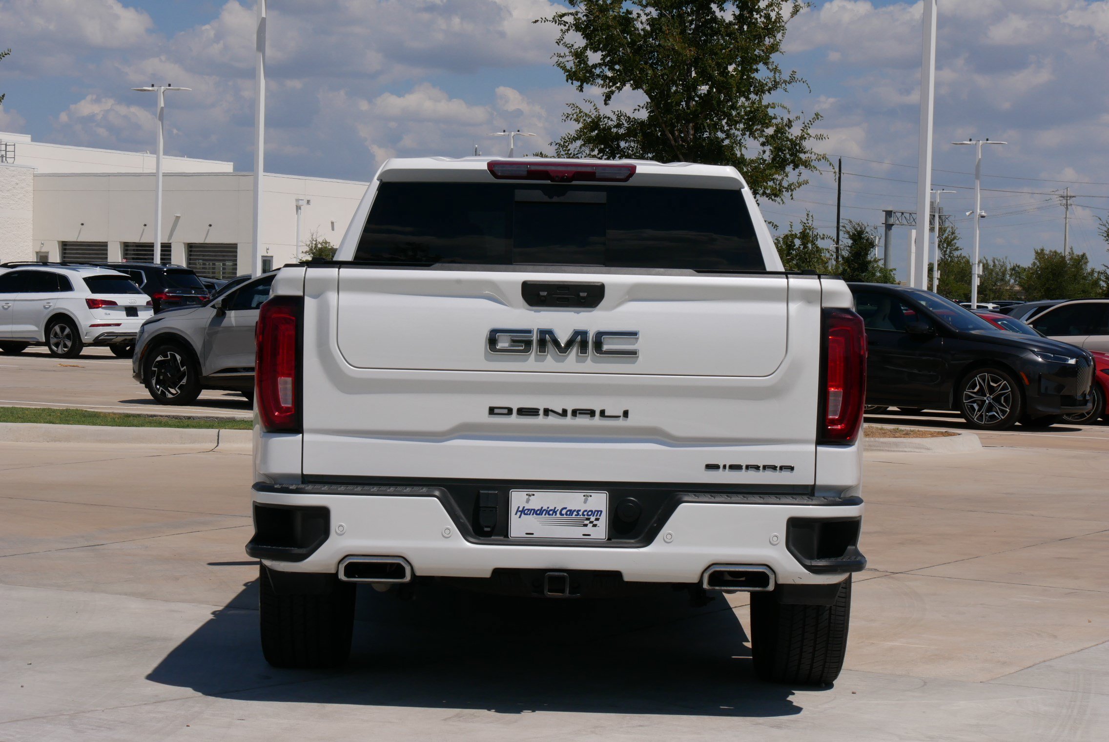 Used 2023 GMC Sierra 1500 Denali Ultimate AWD/4WD image 8