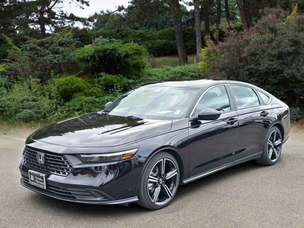 Used 2024 Honda Accord Sport image 3