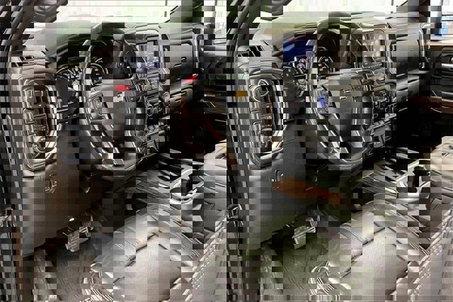 Used 2022 Chevrolet Silverado 3500 High Country image 17