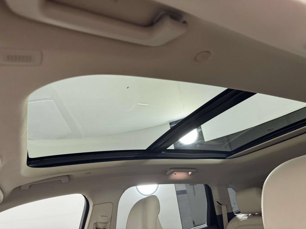 Used 2019 Lincoln Nautilus Select AWD/4WD image 31