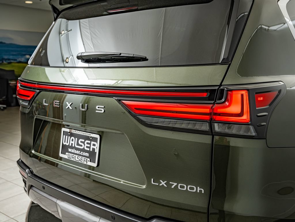 Used 2025 Lexus LX 700h Ultra Luxury AWD/4WD image 15