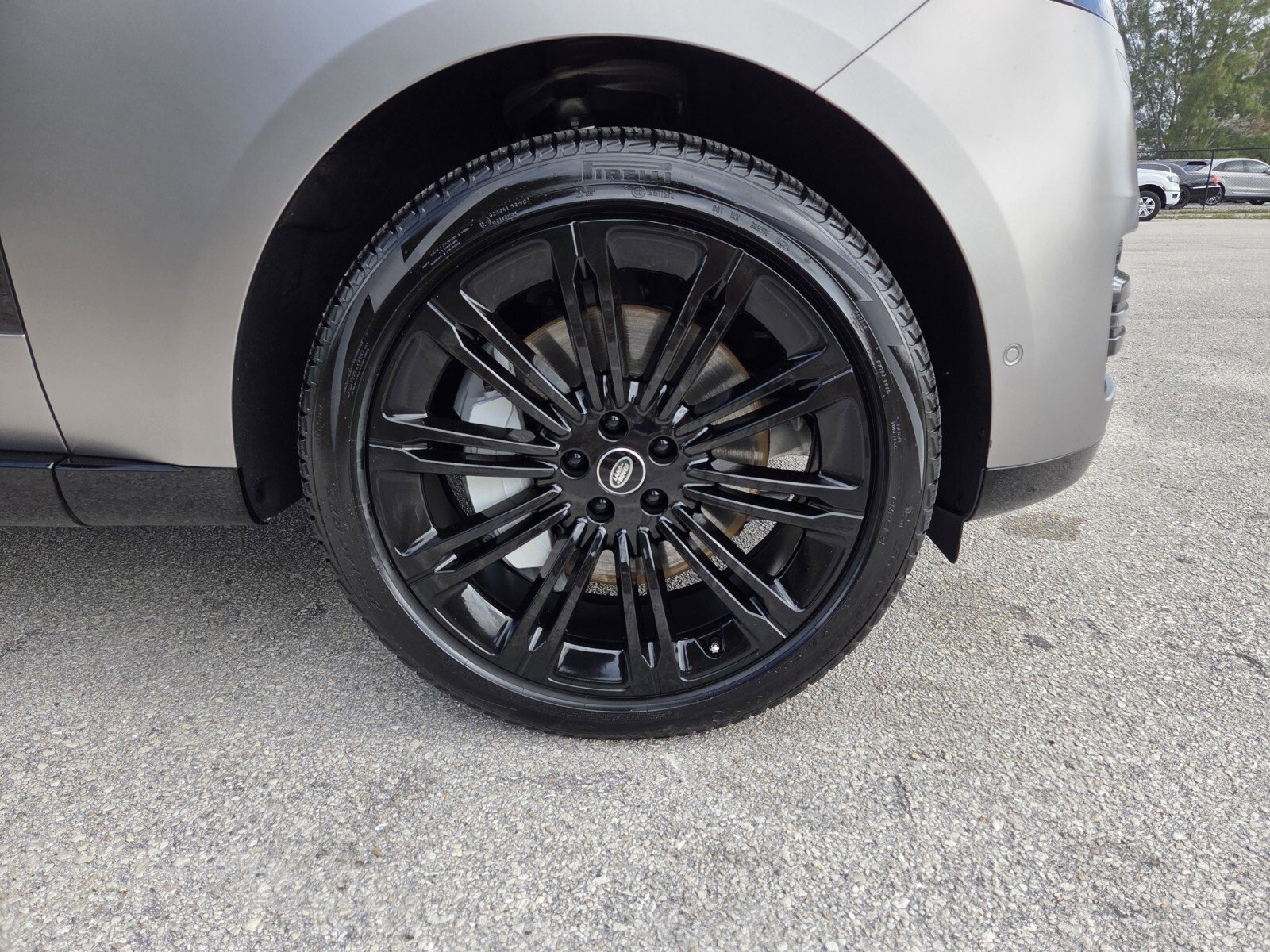 Certified 2023 Land Rover Range Rover SE image 9