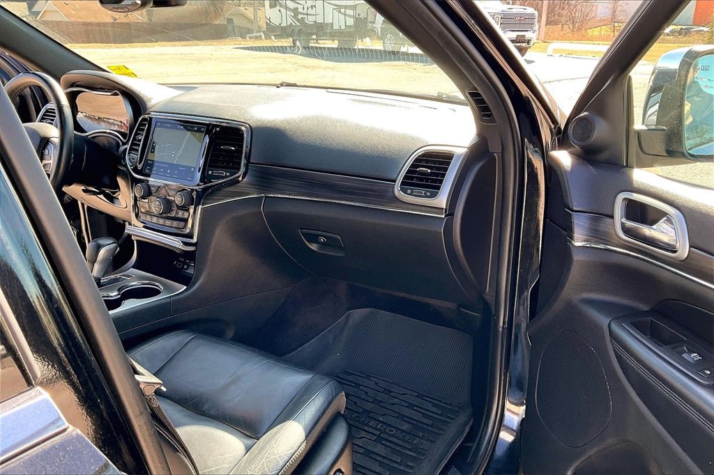 Used 2019 Jeep Grand Cherokee Limited image 16