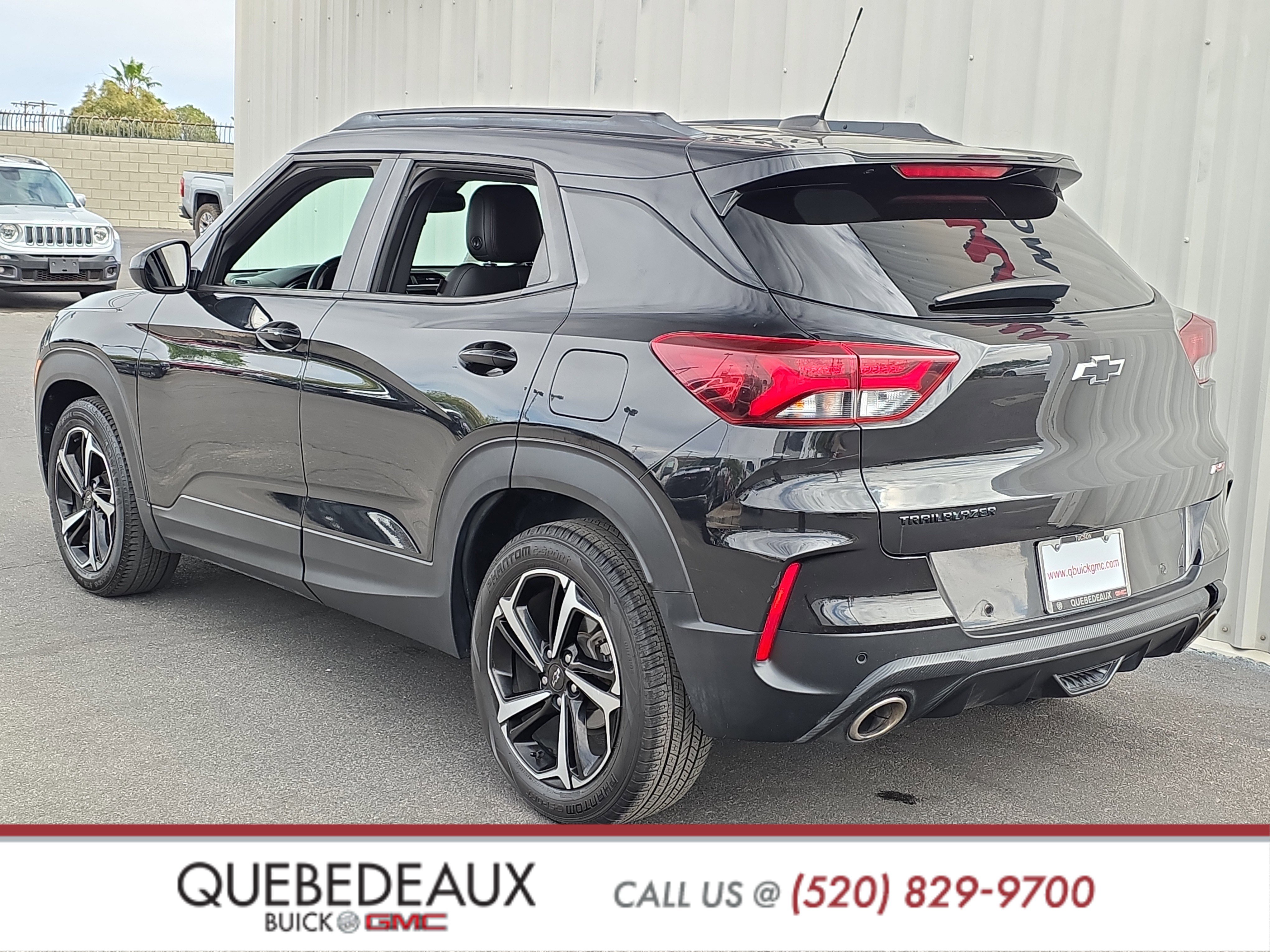 Used 2021 Chevrolet TrailBlazer RS w/ Sun and Liftgate Package FWD image 5