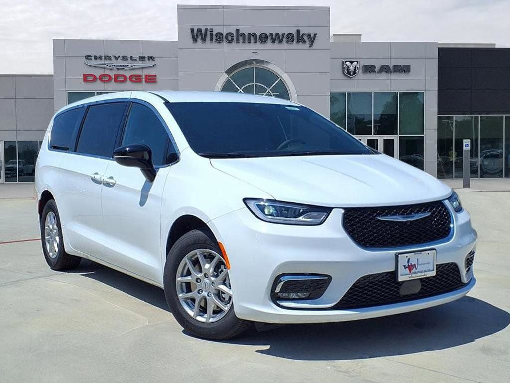 New 2026 Chrysler Pacifica Select video 1