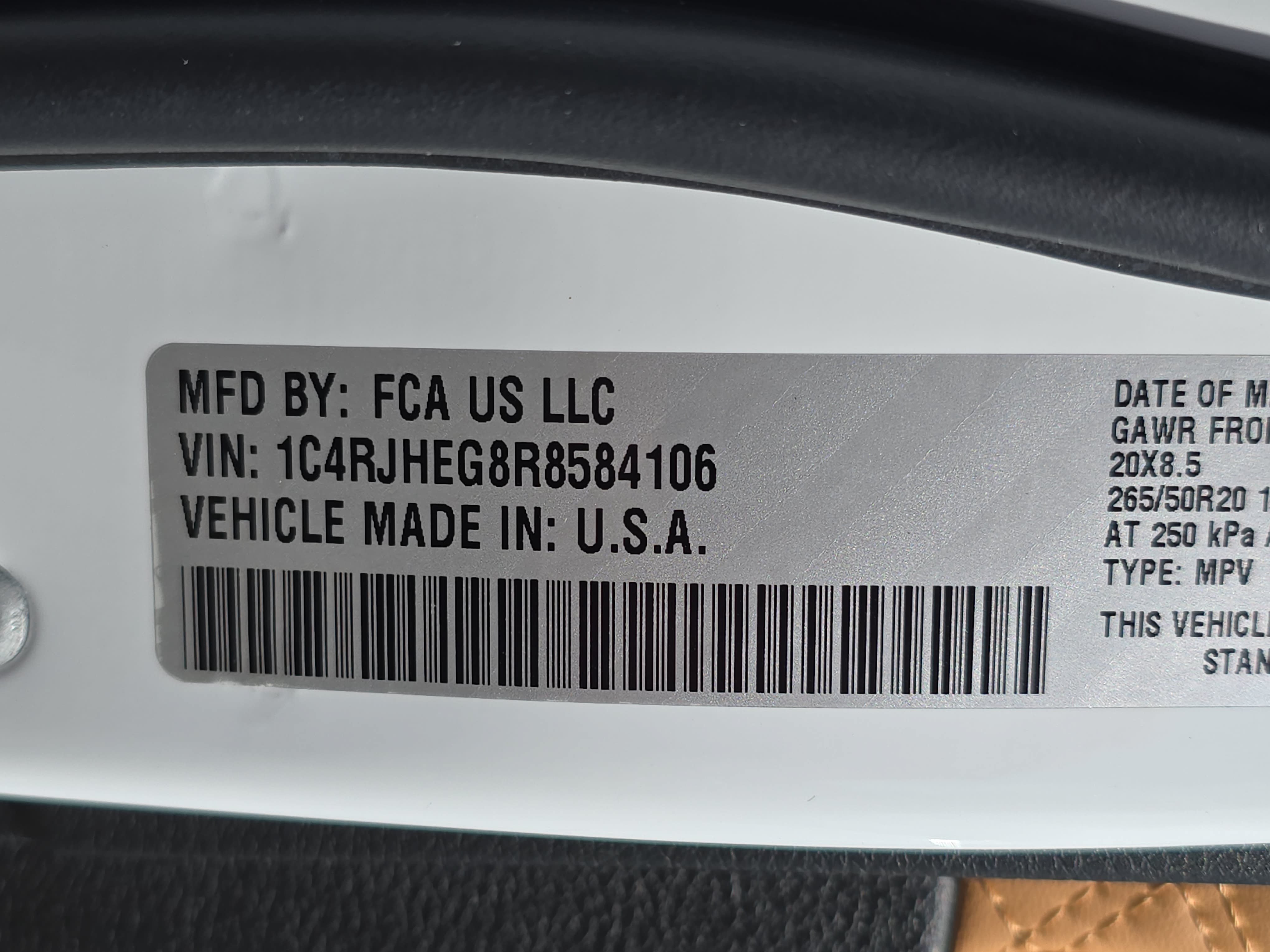 Used 2024 Jeep Grand Cherokee Summit AWD/4WD image 36