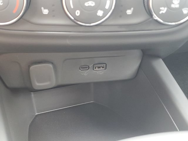 New 2026 Chevrolet Trax RS w/ Sunroof Package FWD image 30