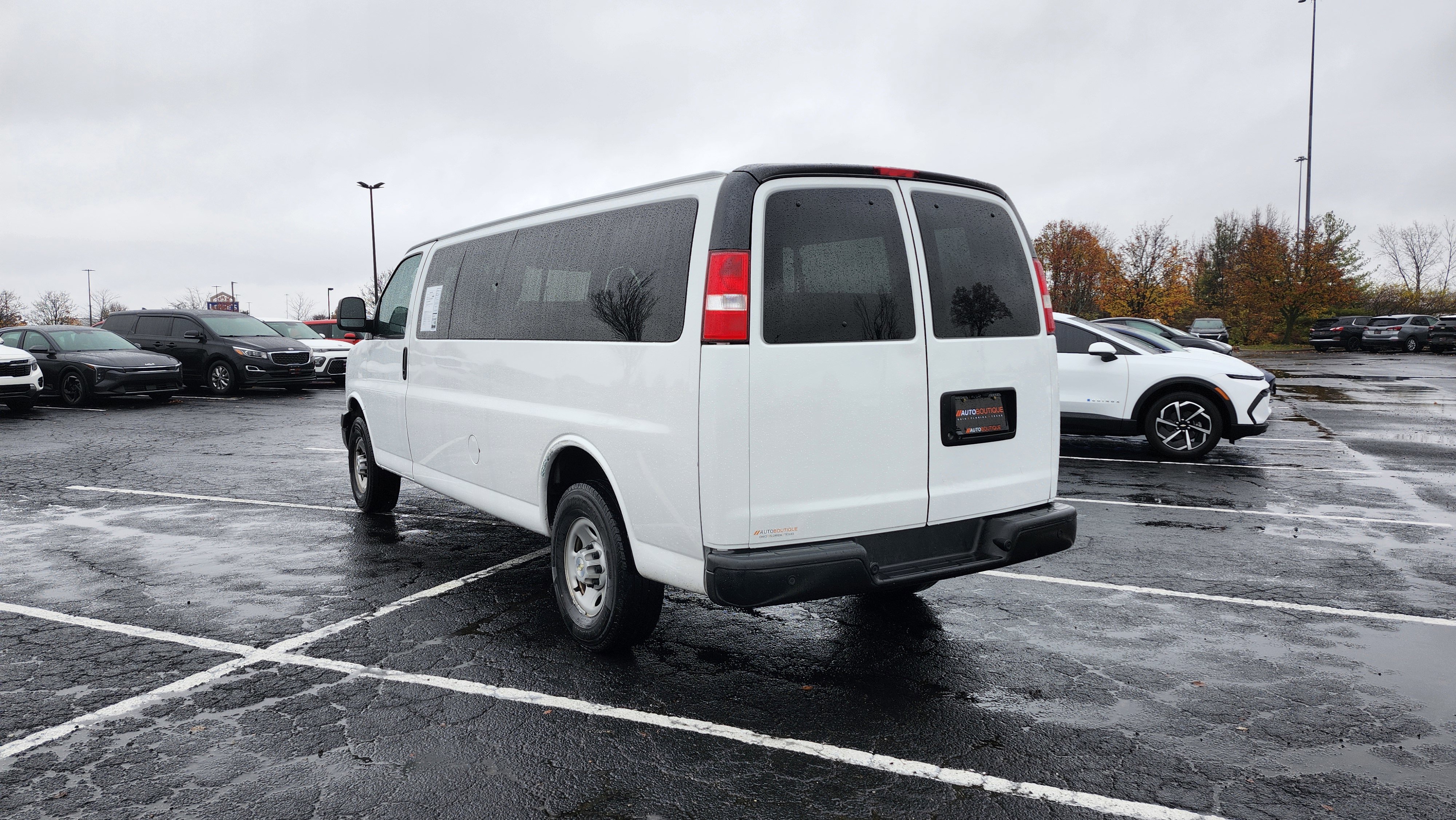 Used 2022 Chevrolet Express 3500 LS image 13