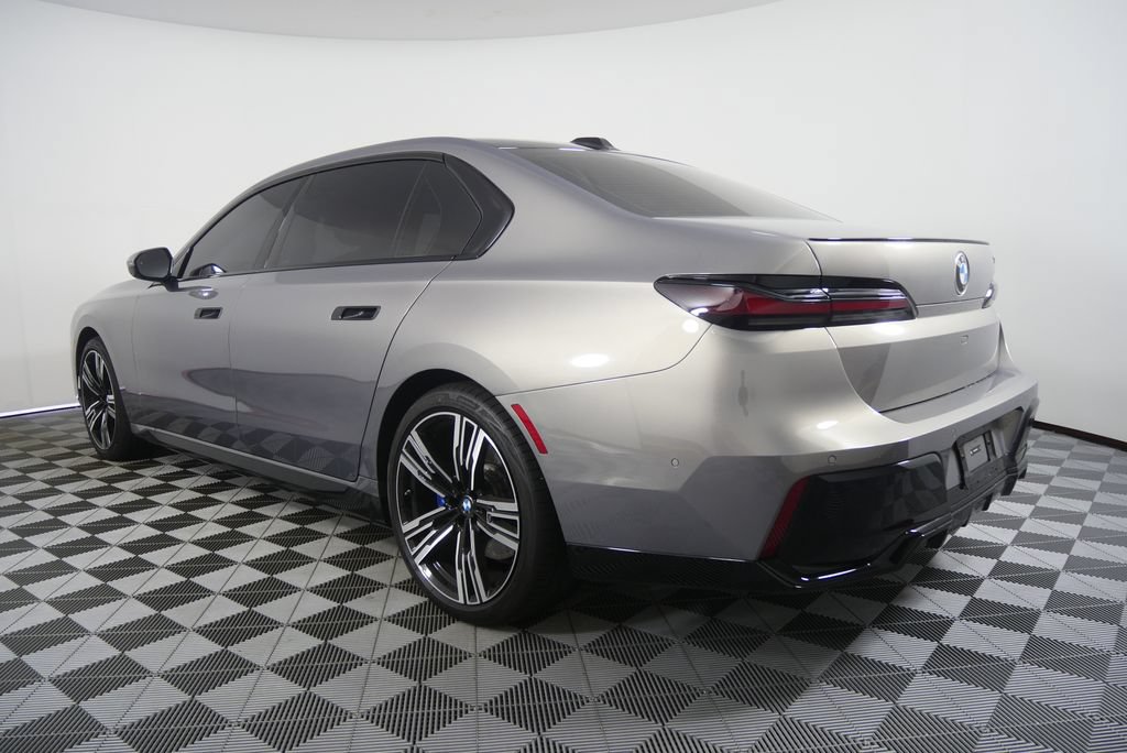 Used 2025 BMW 740i RWD image 5