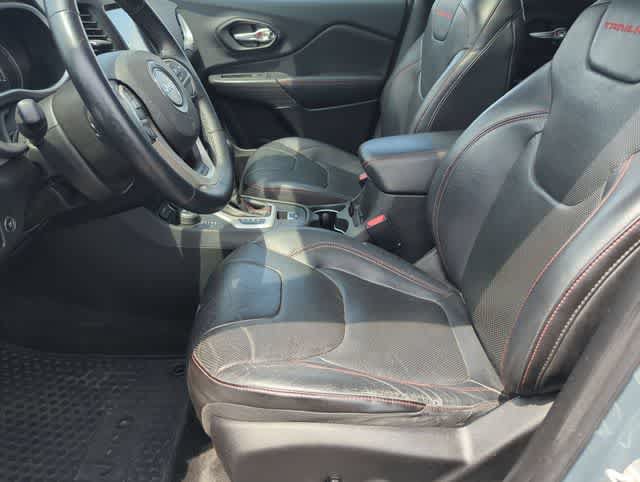 Used 2015 Jeep Cherokee Trailhawk w/ Leather Interior Group AWD/4WD image 17