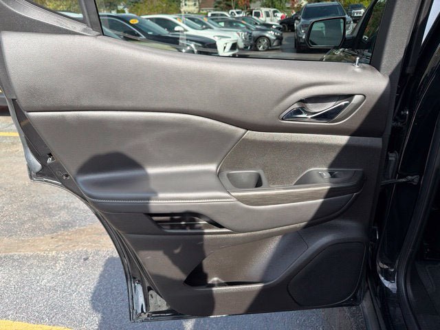 Used 2023 GMC Acadia SLT w/ Elevation Edition AWD/4WD image 19
