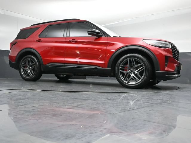 Certified 2025 Ford Explorer ST AWD/4WD image 34