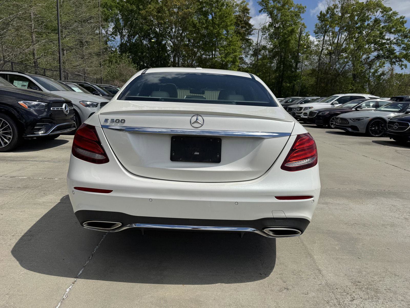 Used 2017 Mercedes-Benz E 300 image 19