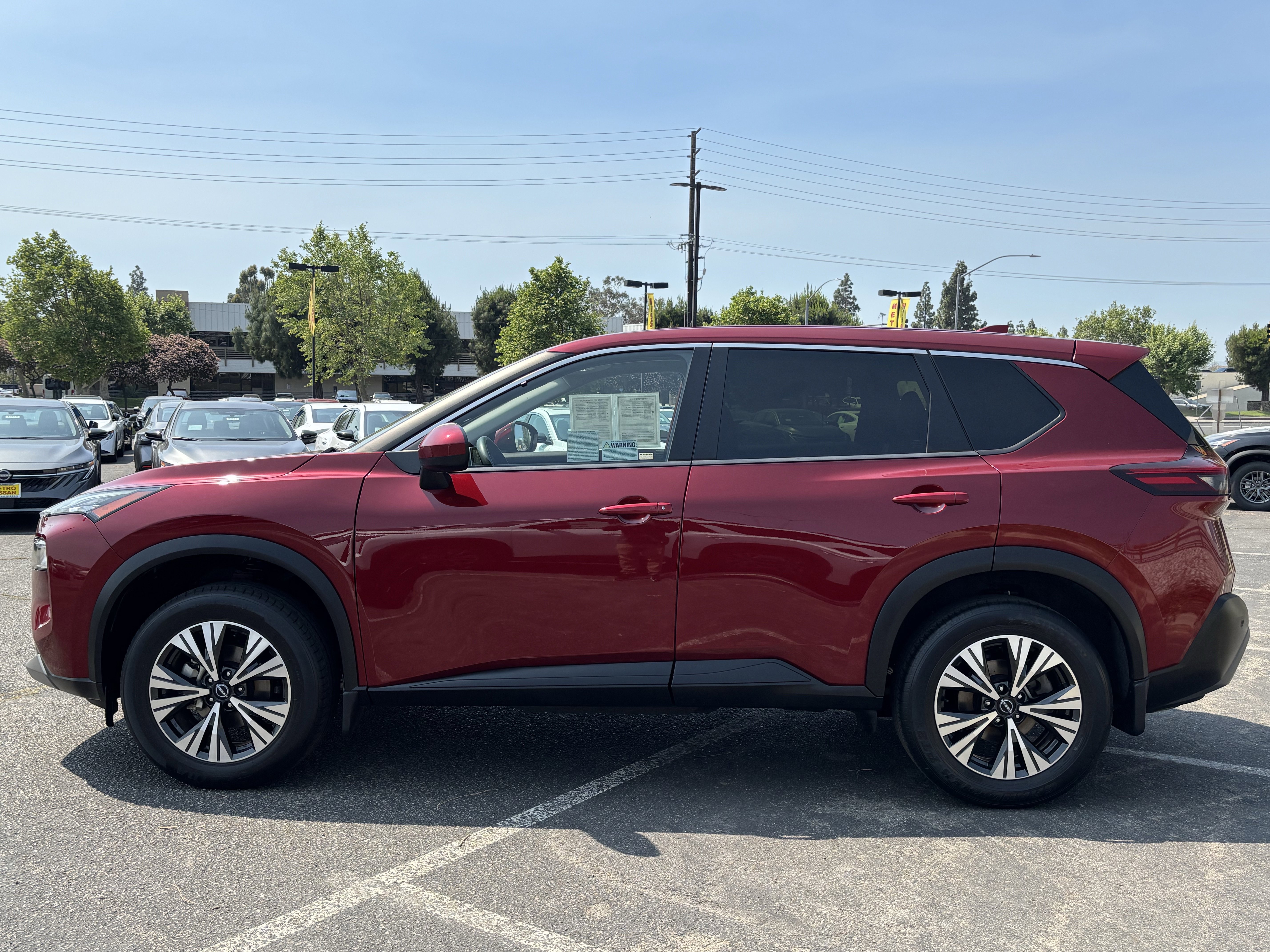 Used 2023 Nissan Rogue SV image 6