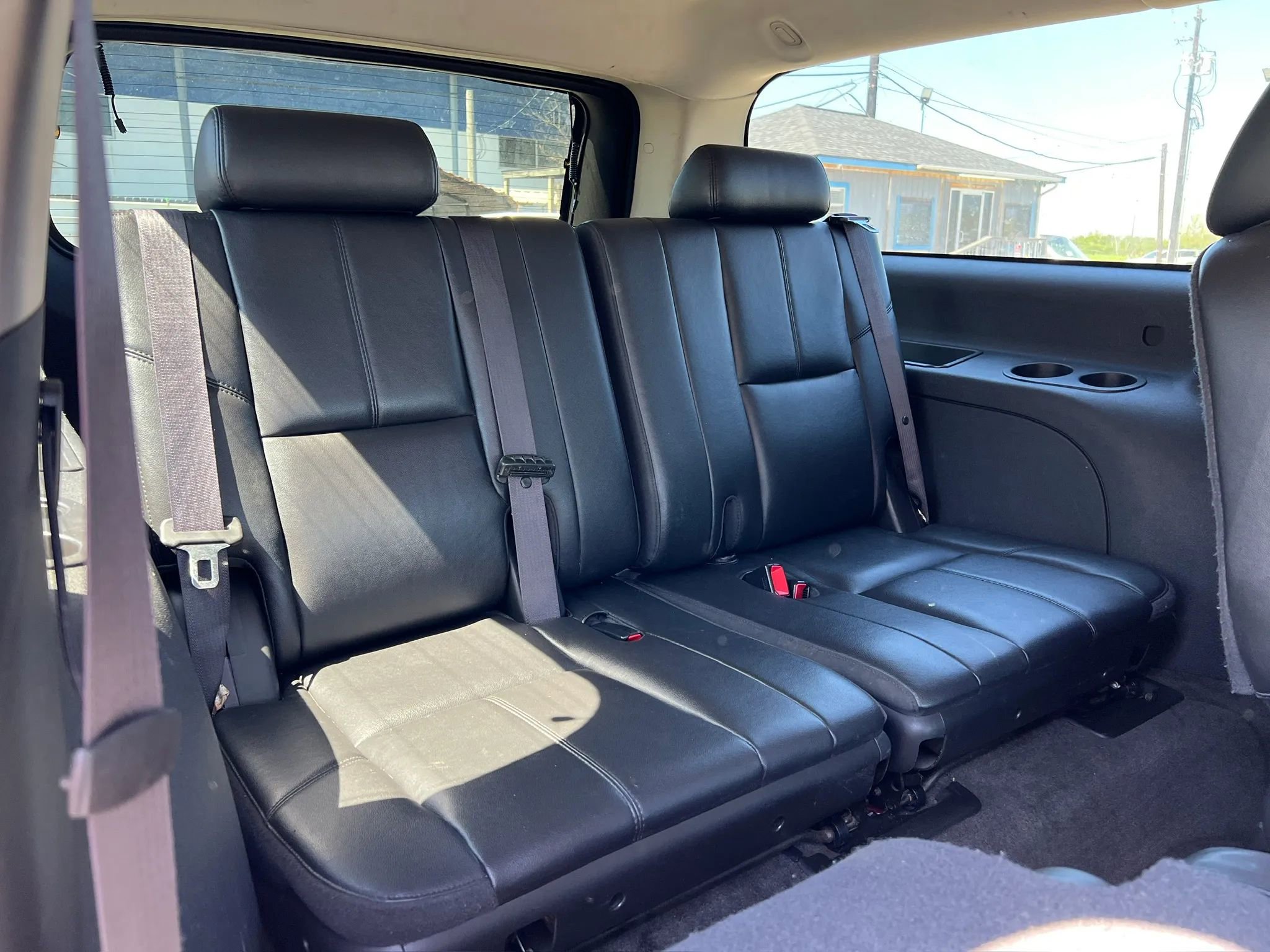 Used 2012 Chevrolet Suburban LT RWD image 11