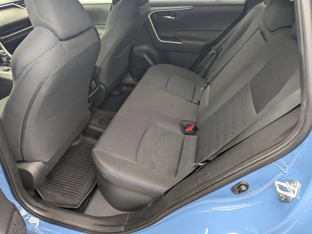 Used 2023 Toyota RAV4 SE image 17