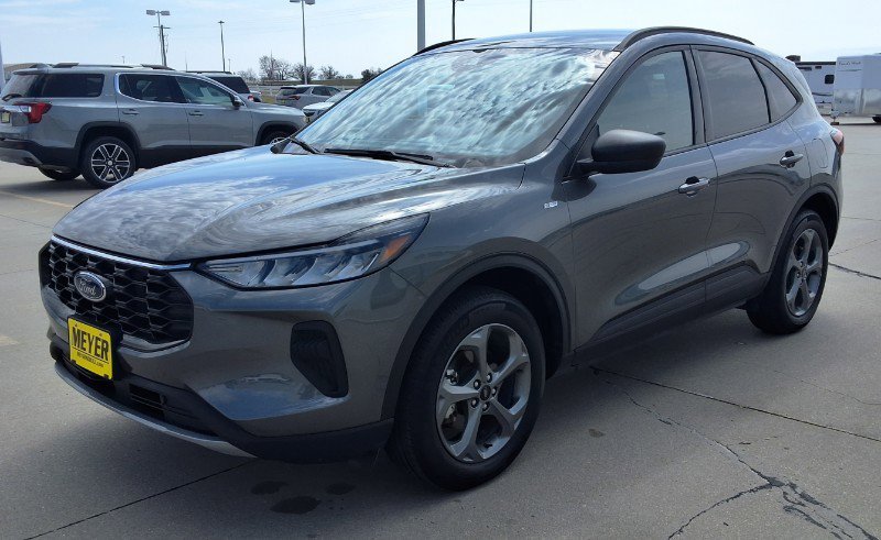 Used 2025 Ford Escape ST-Line AWD/4WD image 4