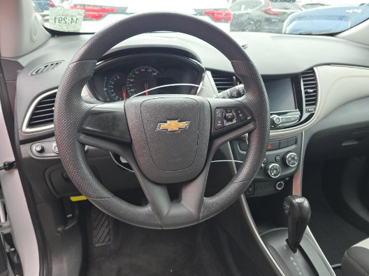 Used 2020 Chevrolet Trax LS FWD image 5