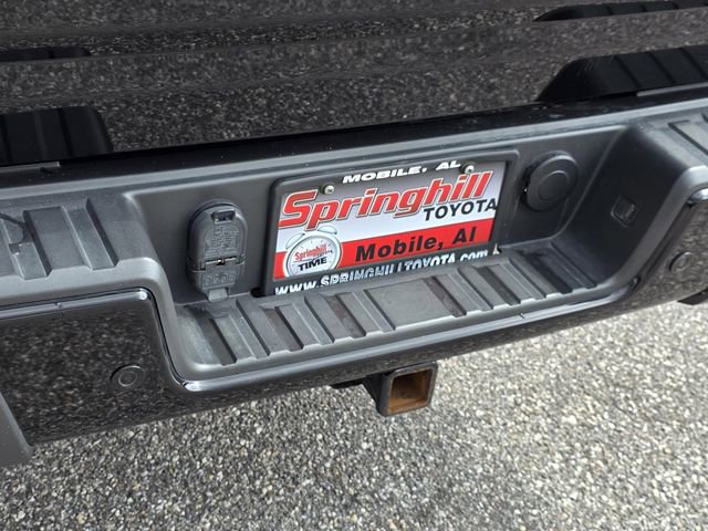 Used 2020 Chevrolet Colorado Z71 w/ Z71 Midnight Edition image 28