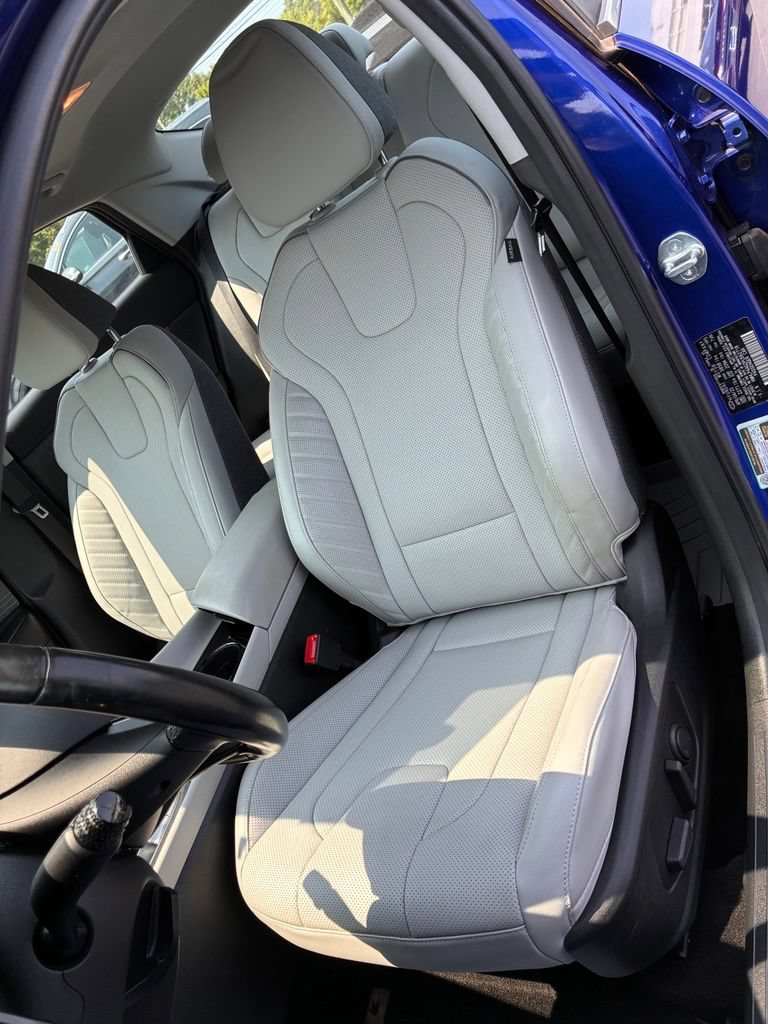 Used 2023 Hyundai Elantra Limited FWD image 15