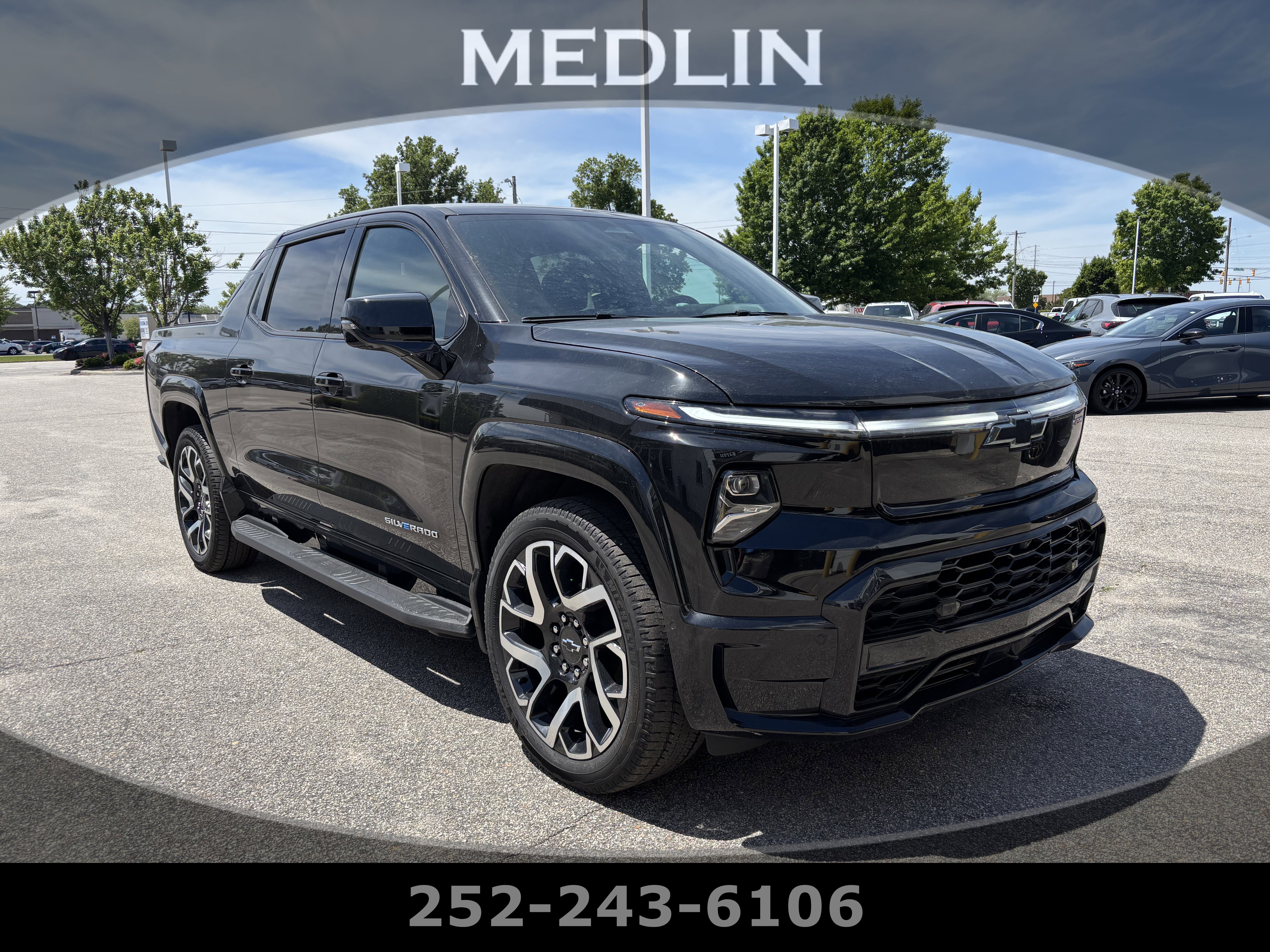 Used 2025 Chevrolet Silverado EV RST AWD/4WD image 1